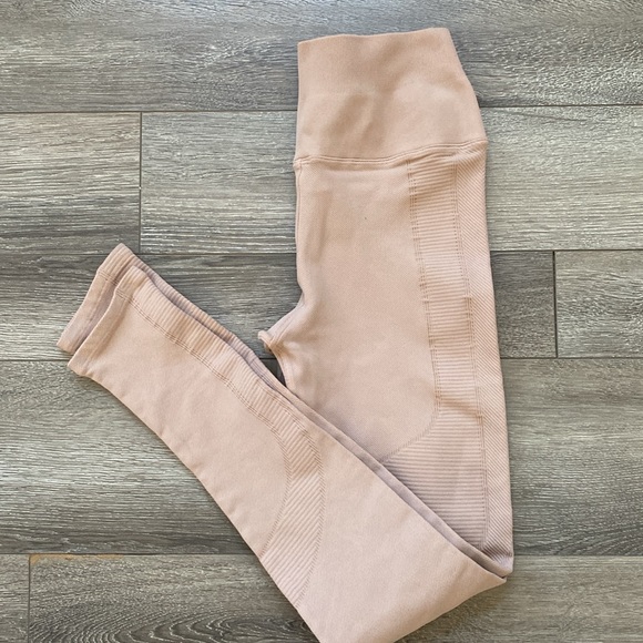 ๐ฅ5 FOR $45๐ฅ NUX made with love in Los Angeles / seamless high waisted leggings - Picture 2 of 4